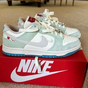 Nike Dunk Low Year of the Dragon, women’s 7.